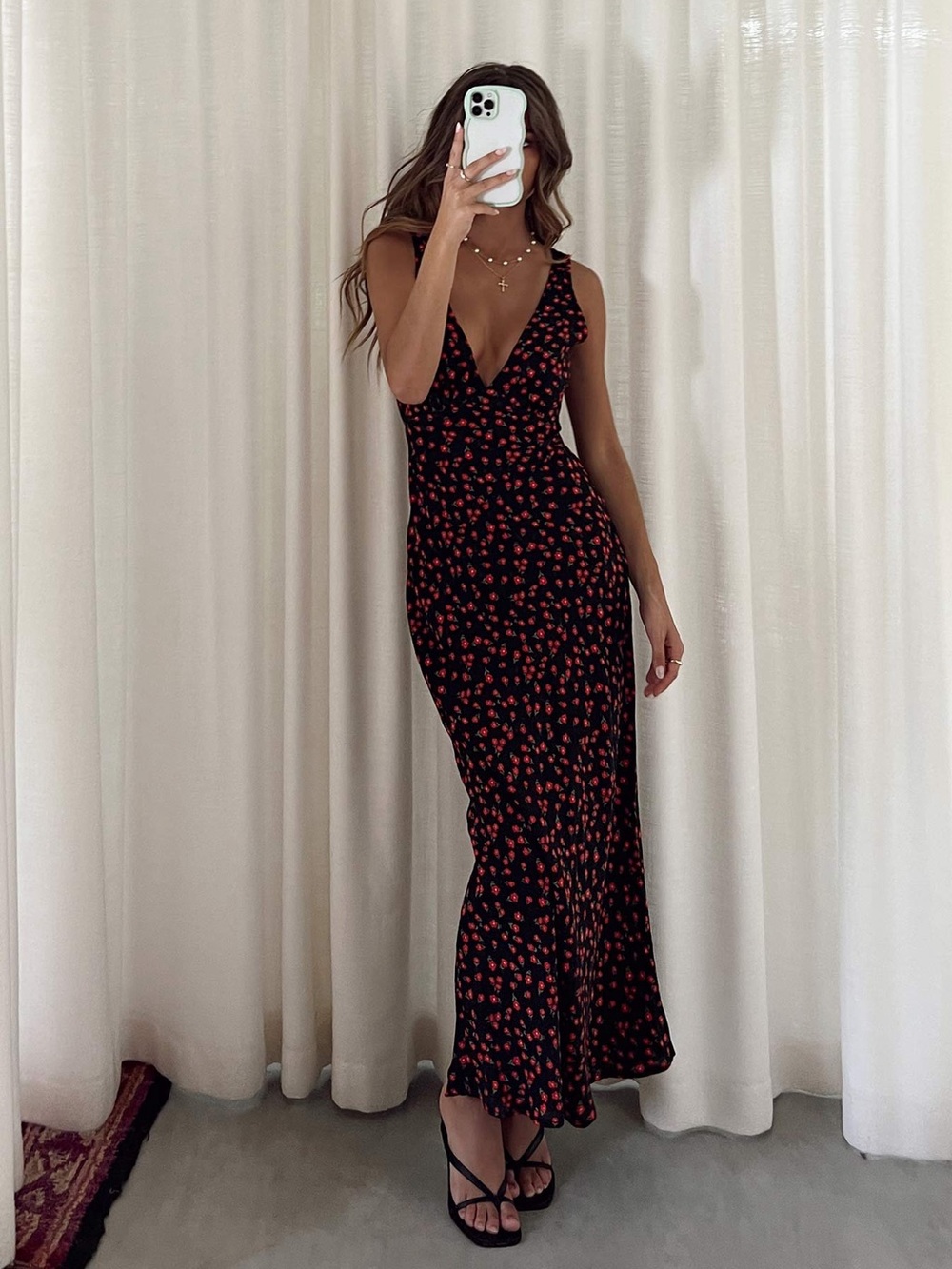 Princess Polly Nellie Maxi Dress Black/Red Floral Size 4 New with tag